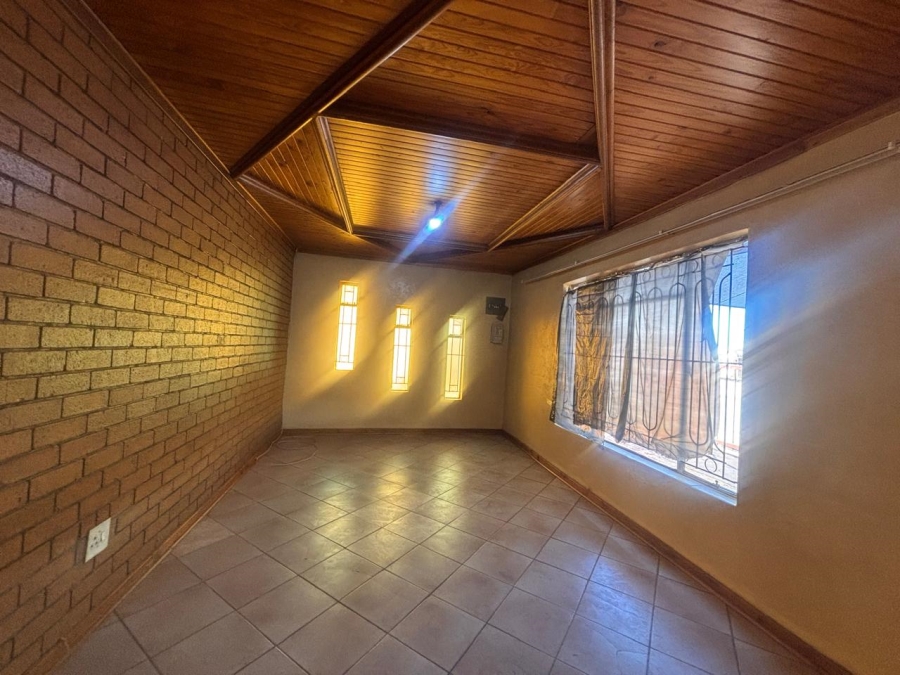 3 Bedroom Property for Sale in Kagisanong Free State